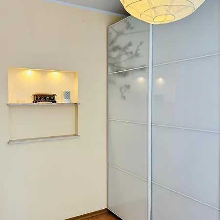 W, 300m Od Rynku, 700 M Od Dworca Pkp, Sinus