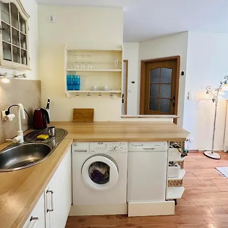 W, 300m Od Rynku, 700 M Od Dworca Pkp, Sinus