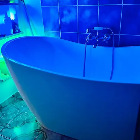 W, 300m Od Rynku, 700 M Od Dworca Pkp, Sinus * 威赫罗伏